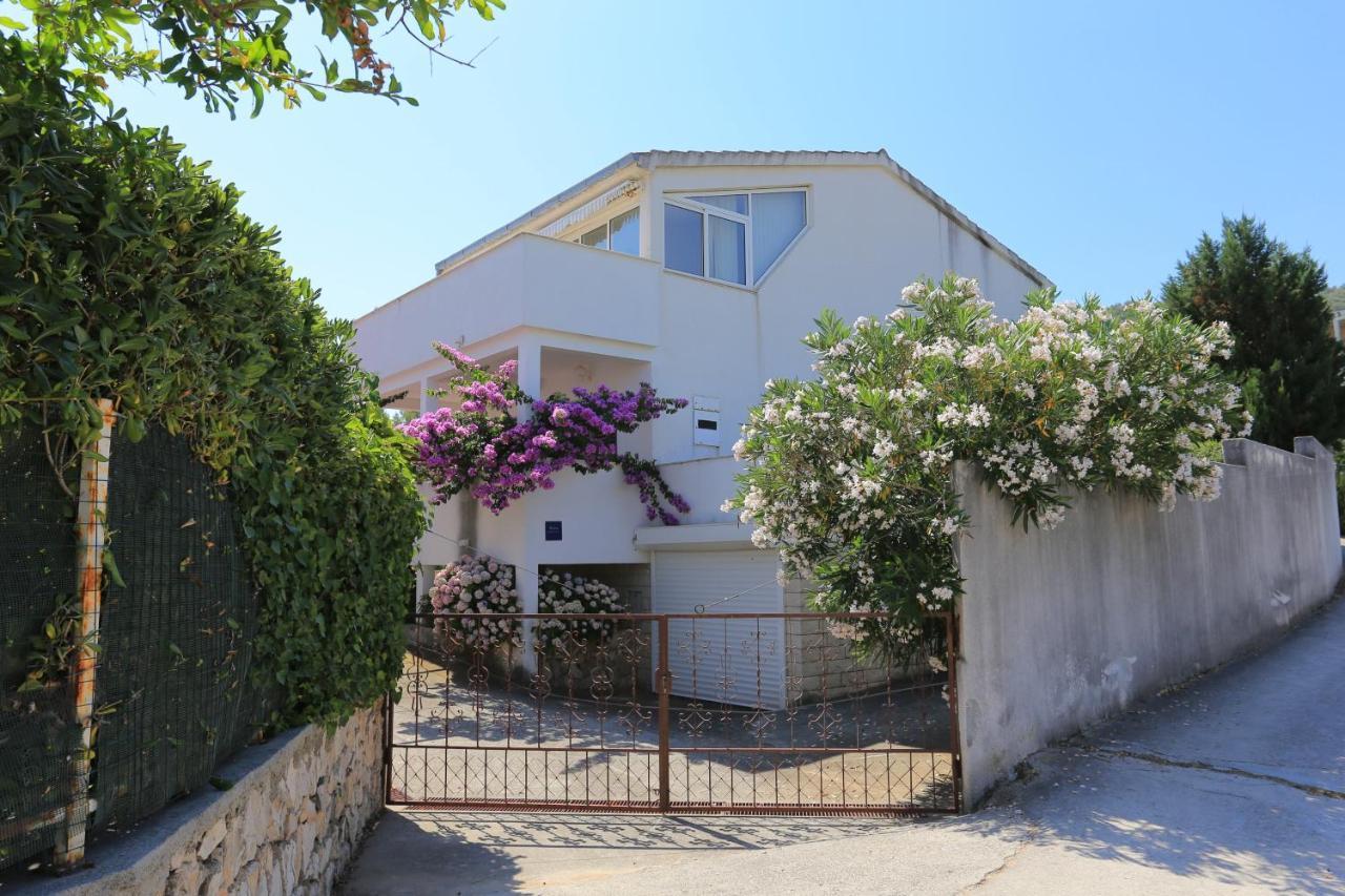 Apartments By The Sea Slatine, Ciovo - 16345 Bagian luar foto