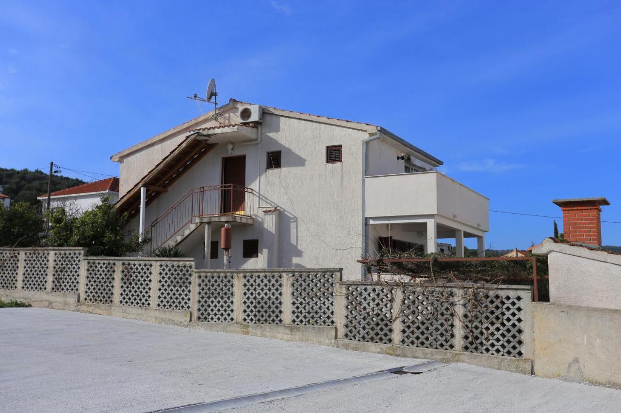 Apartments By The Sea Slatine, Ciovo - 16345 Bagian luar foto