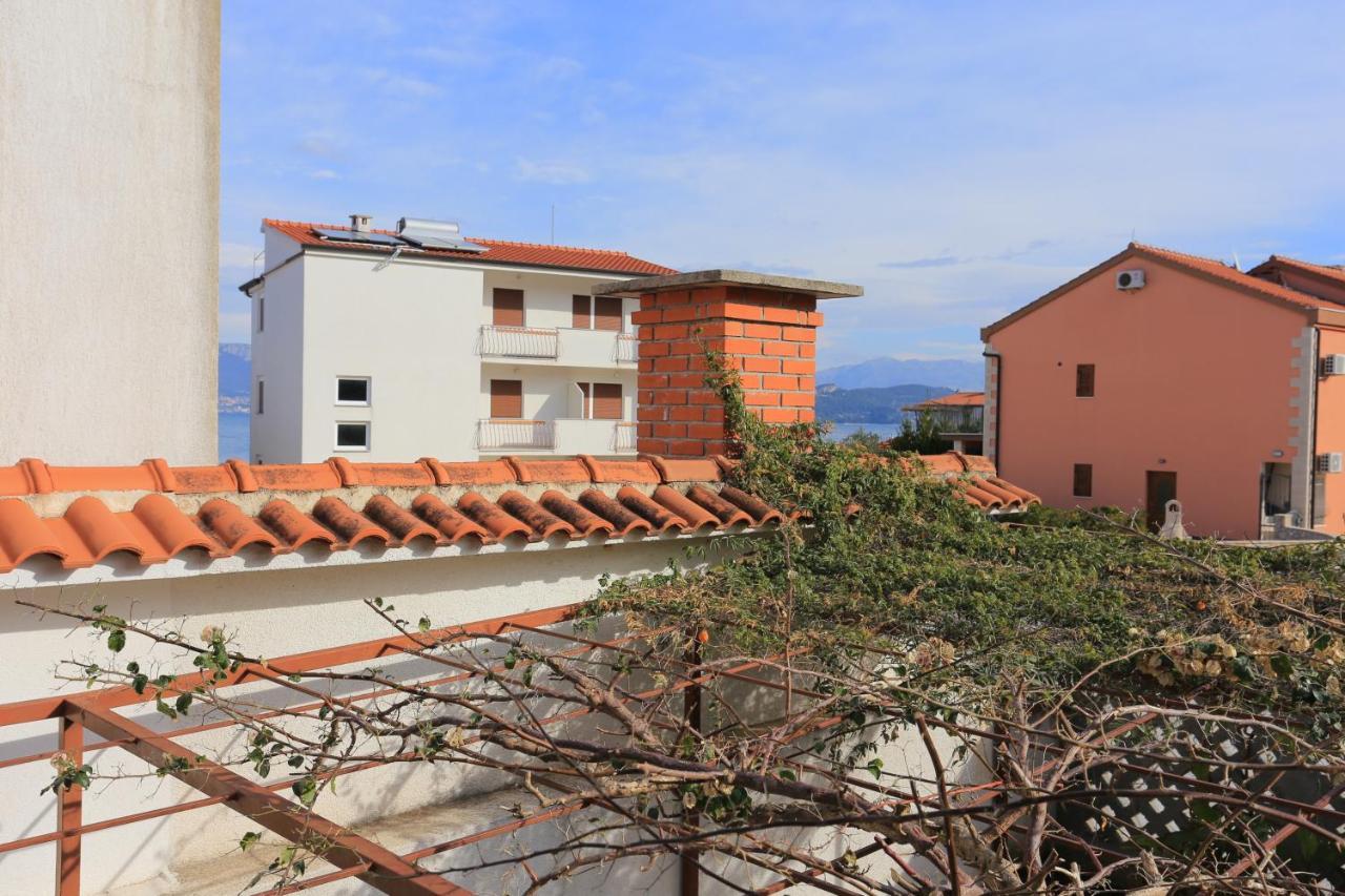 Apartments By The Sea Slatine, Ciovo - 16345 Bagian luar foto